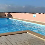 Cocon Marine-piscine-calme-commerces-vue Le Barcarès